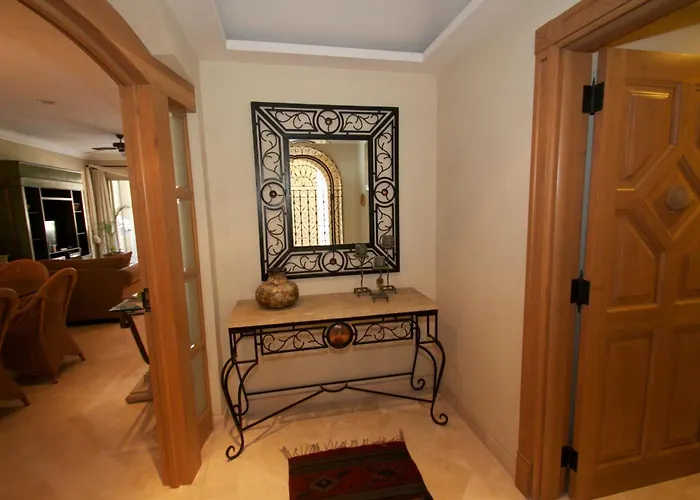 La Apartahotel 4*
