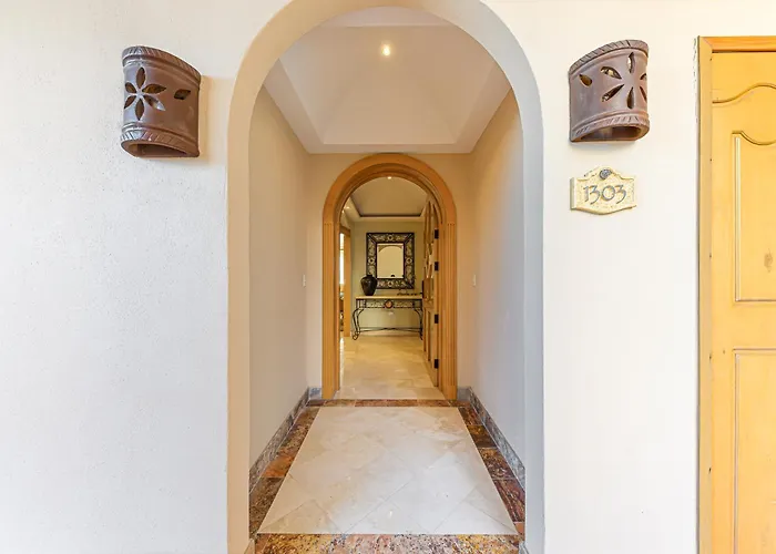 La Apartahotel Cabo San Lucas