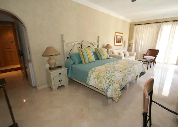 La Apartahotel Cabo San Lucas